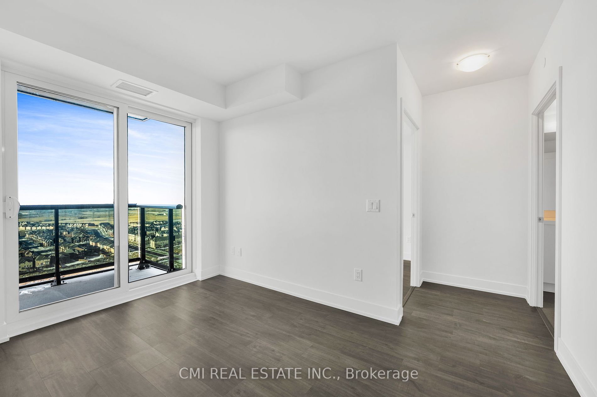 2550 Simcoe St N, #2518