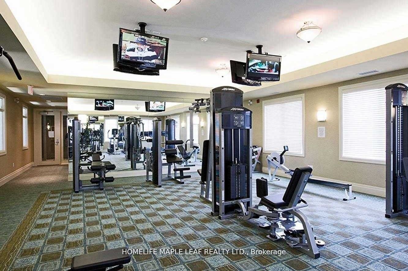 350 Lakebreeze Drive #8