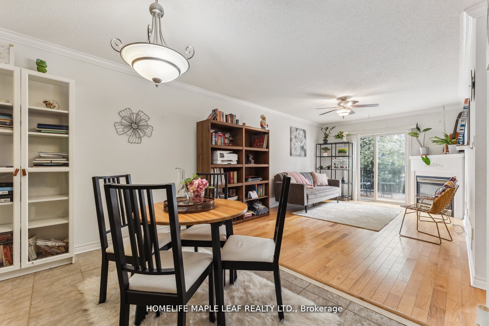 350 Lakebreeze Drive #8