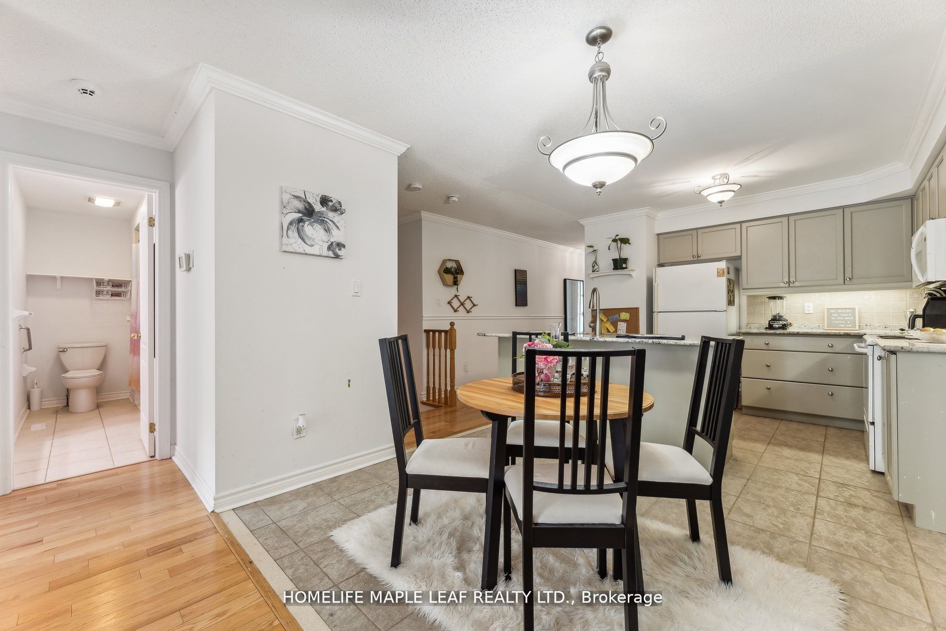 350 Lakebreeze Drive #8