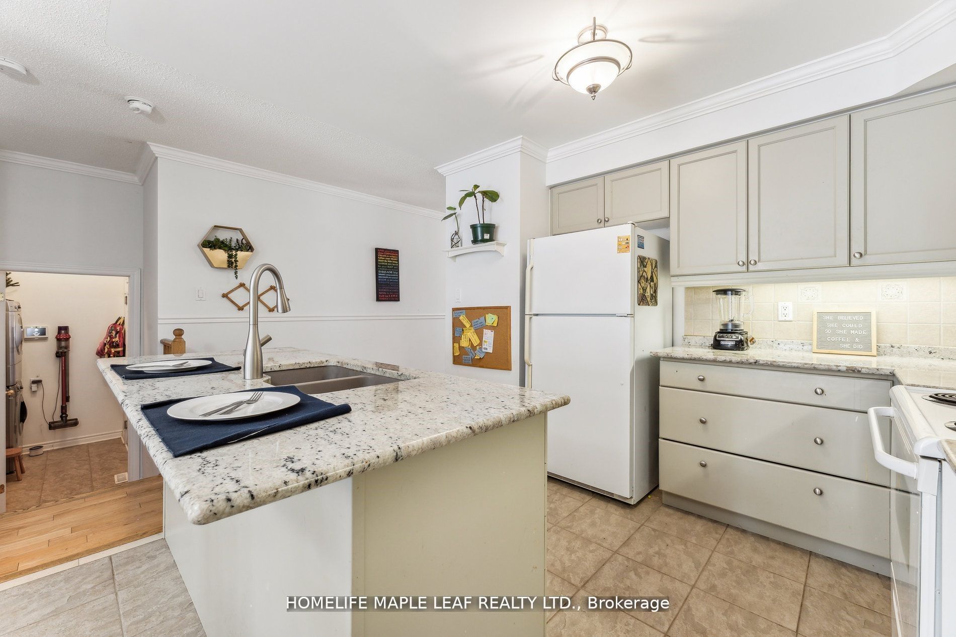 350 Lakebreeze Drive #8