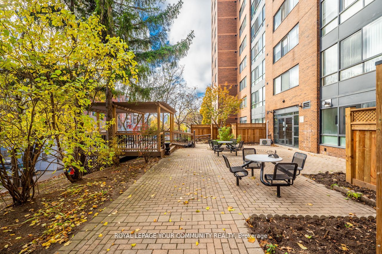 1665 Victoria Park Ave, #1106