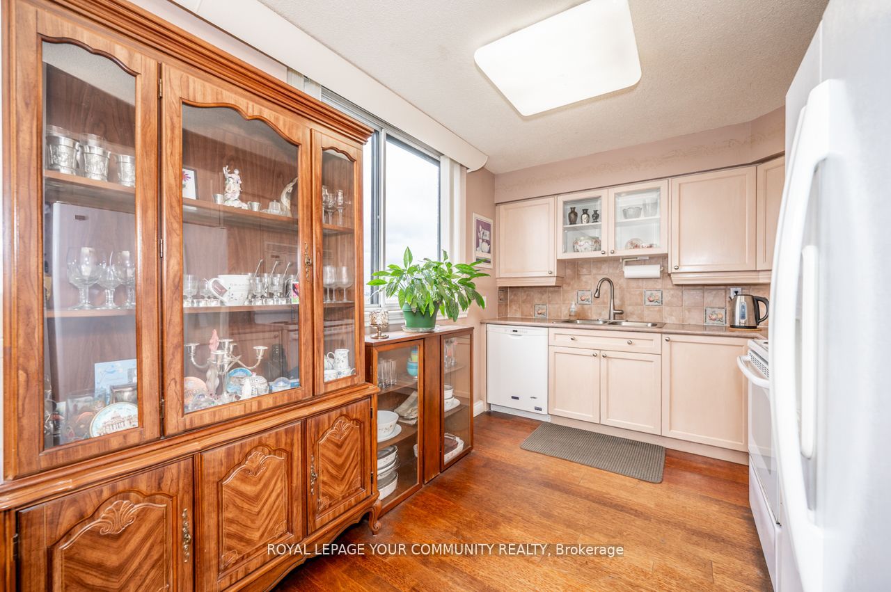 1665 Victoria Park Ave, #1106