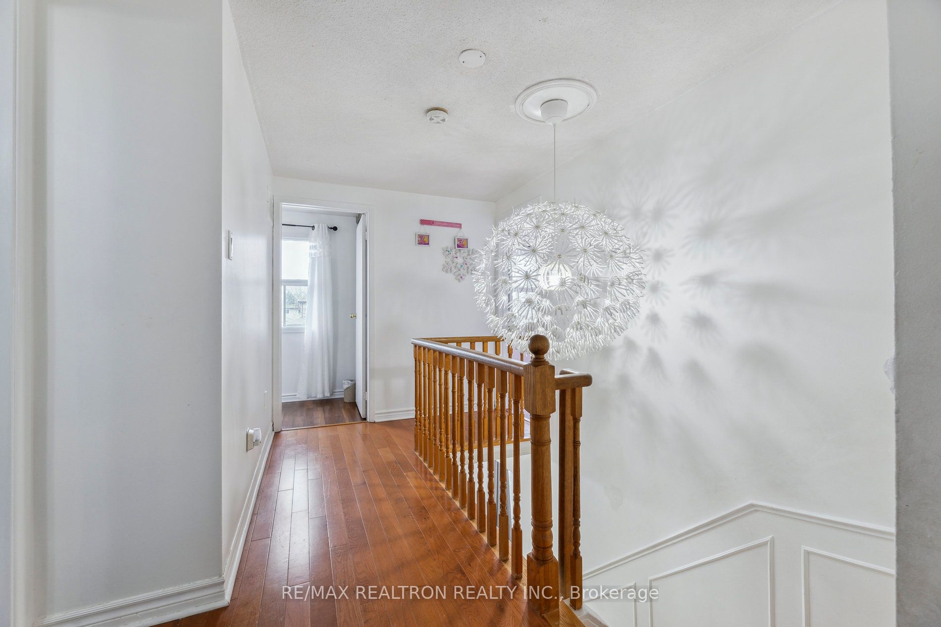 18 Charlton Cres