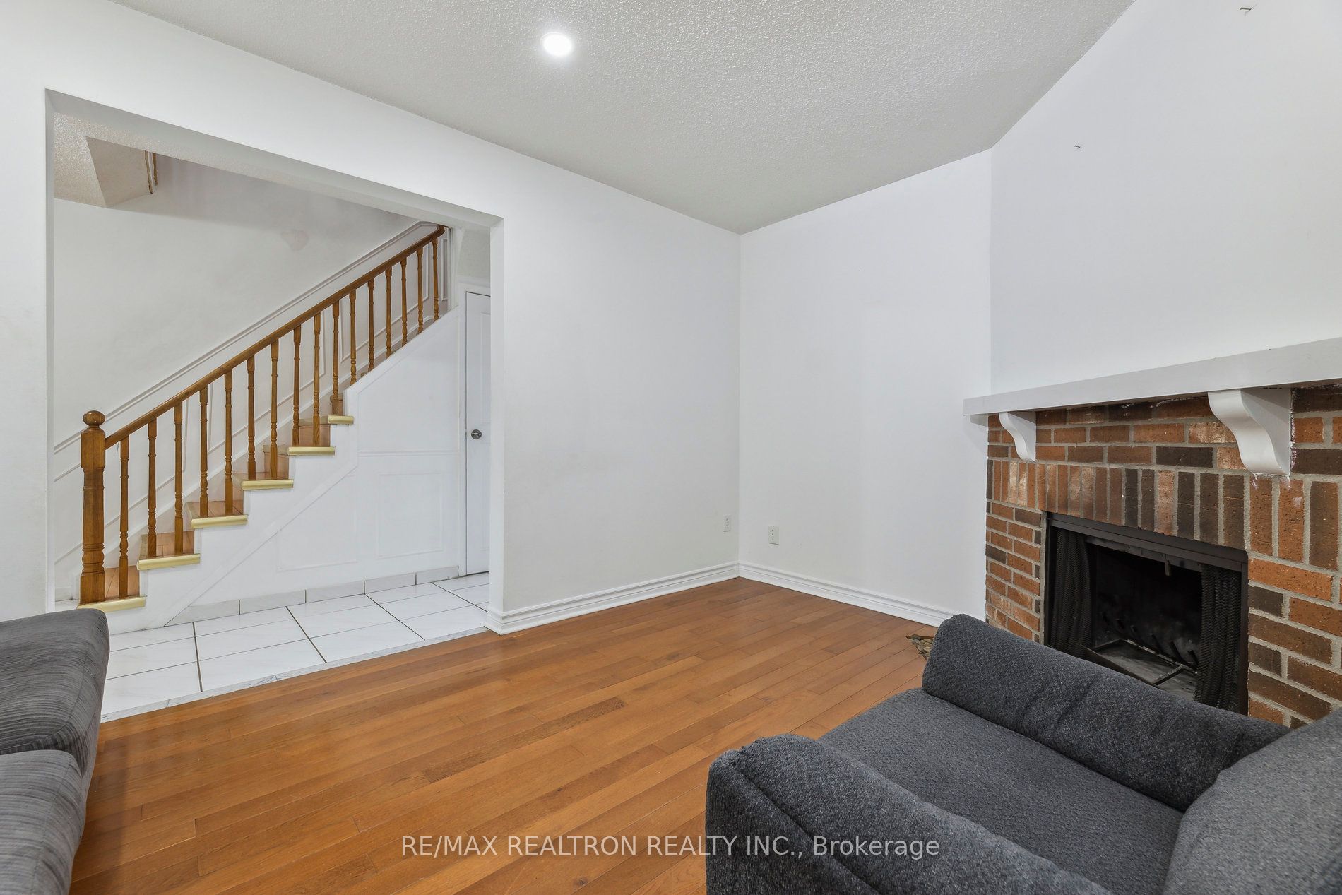 18 Charlton Cres