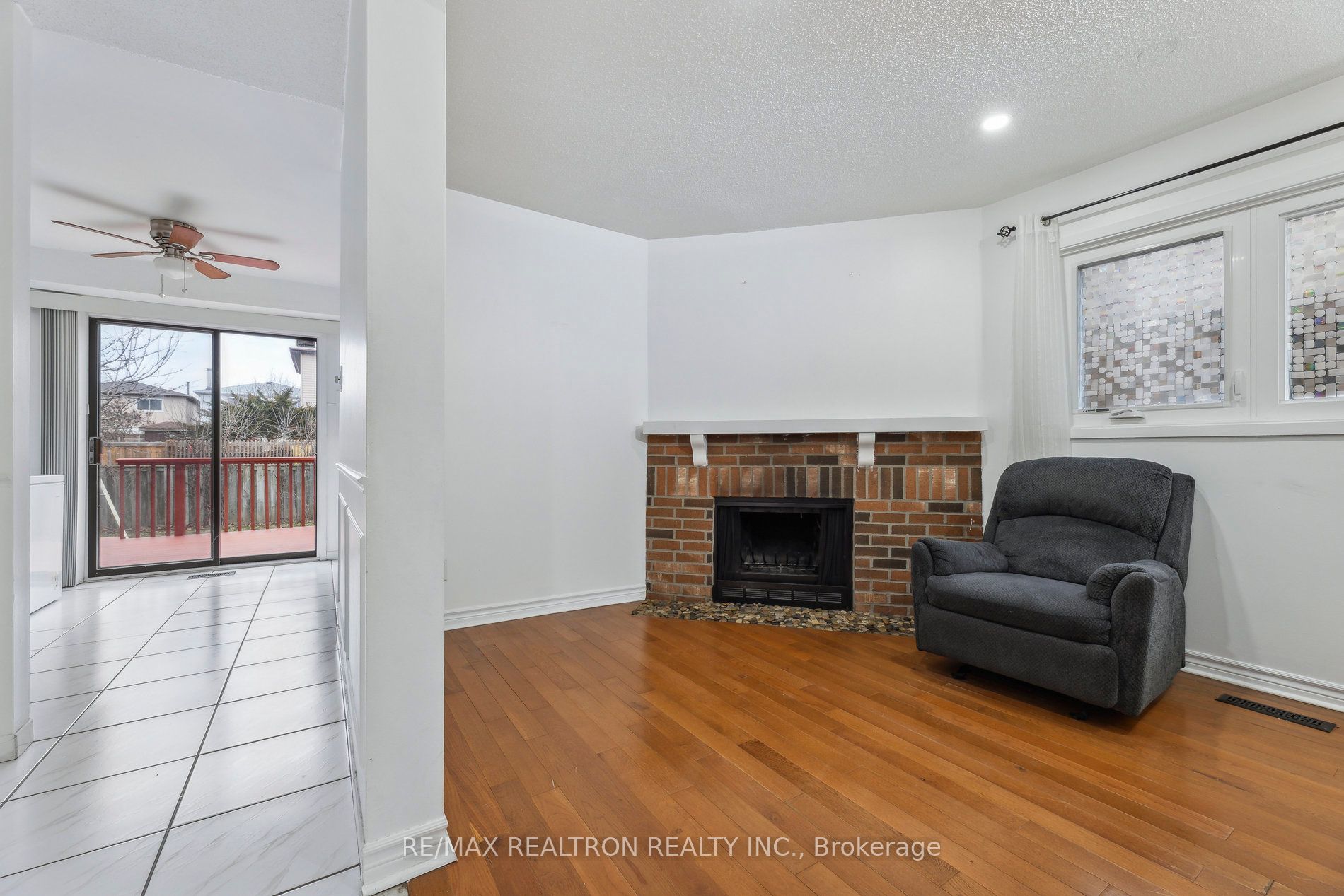 18 Charlton Cres