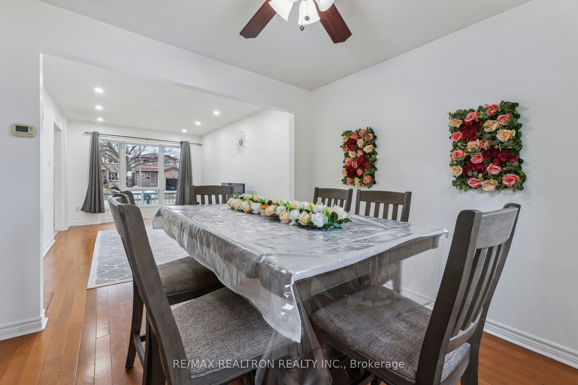 18 Charlton Cres