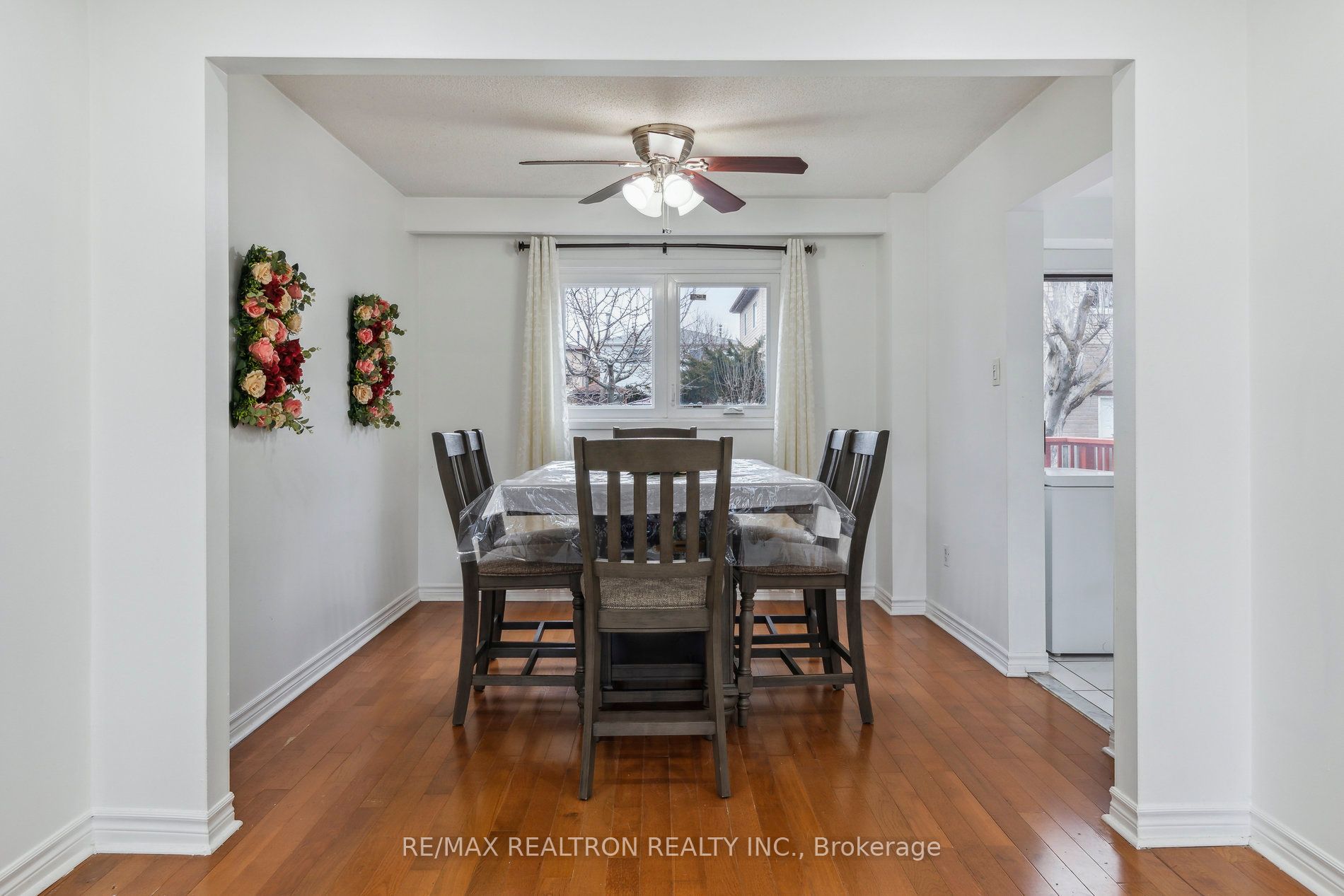 18 Charlton Cres