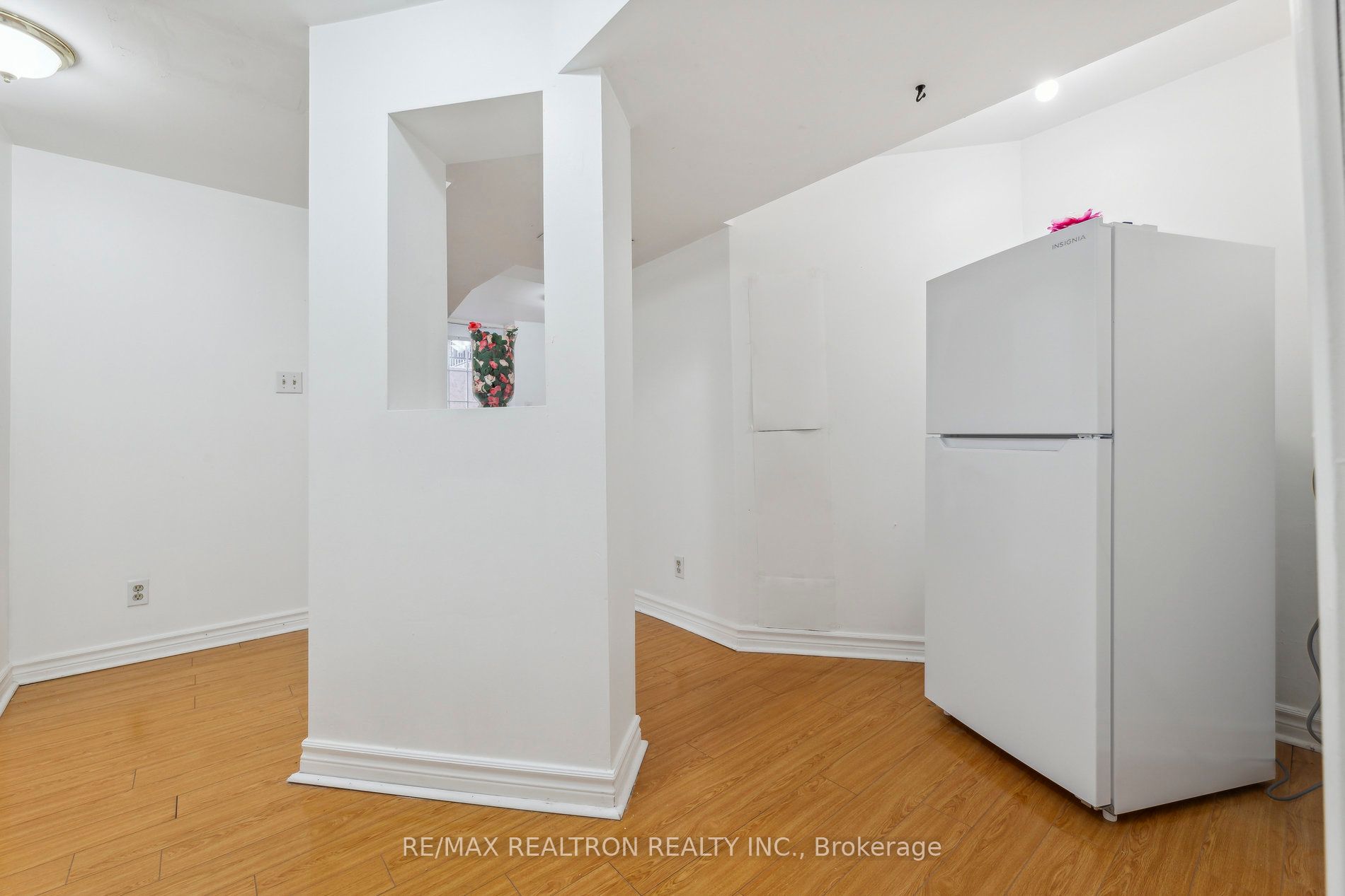 18 Charlton Cres