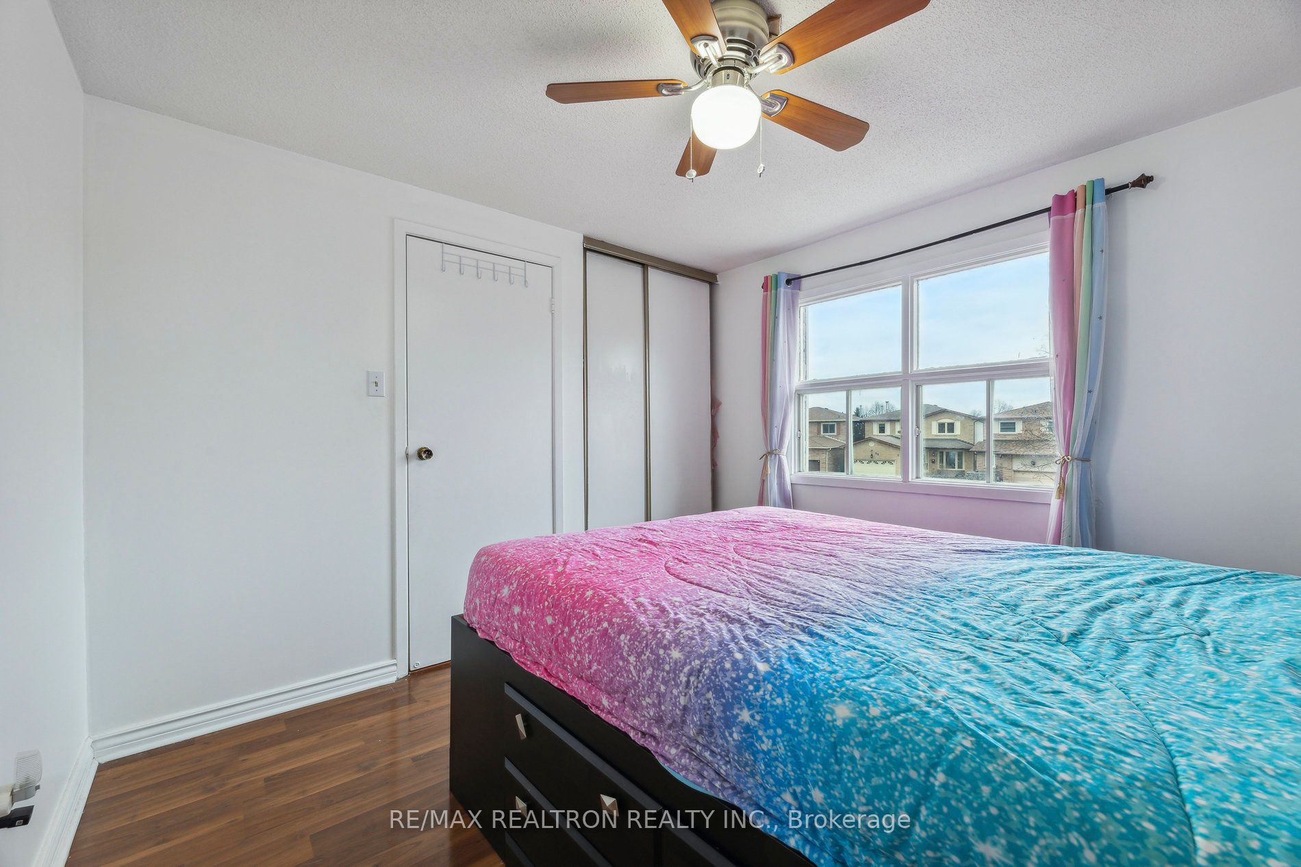 18 Charlton Cres