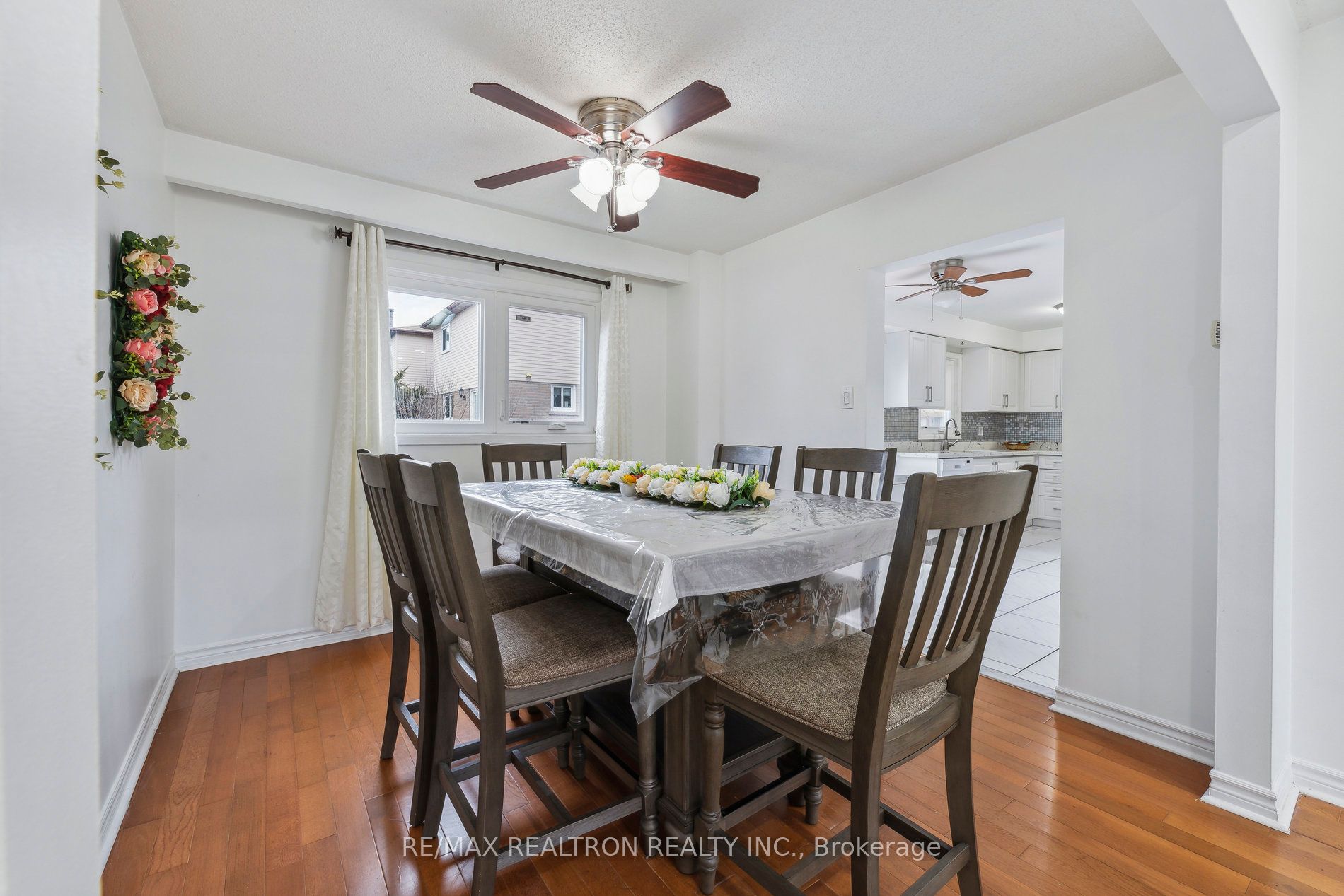 18 Charlton Cres