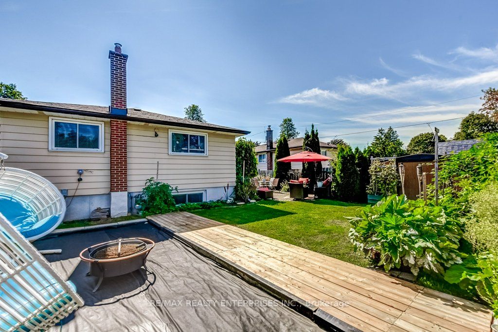 756 Ascot Ave