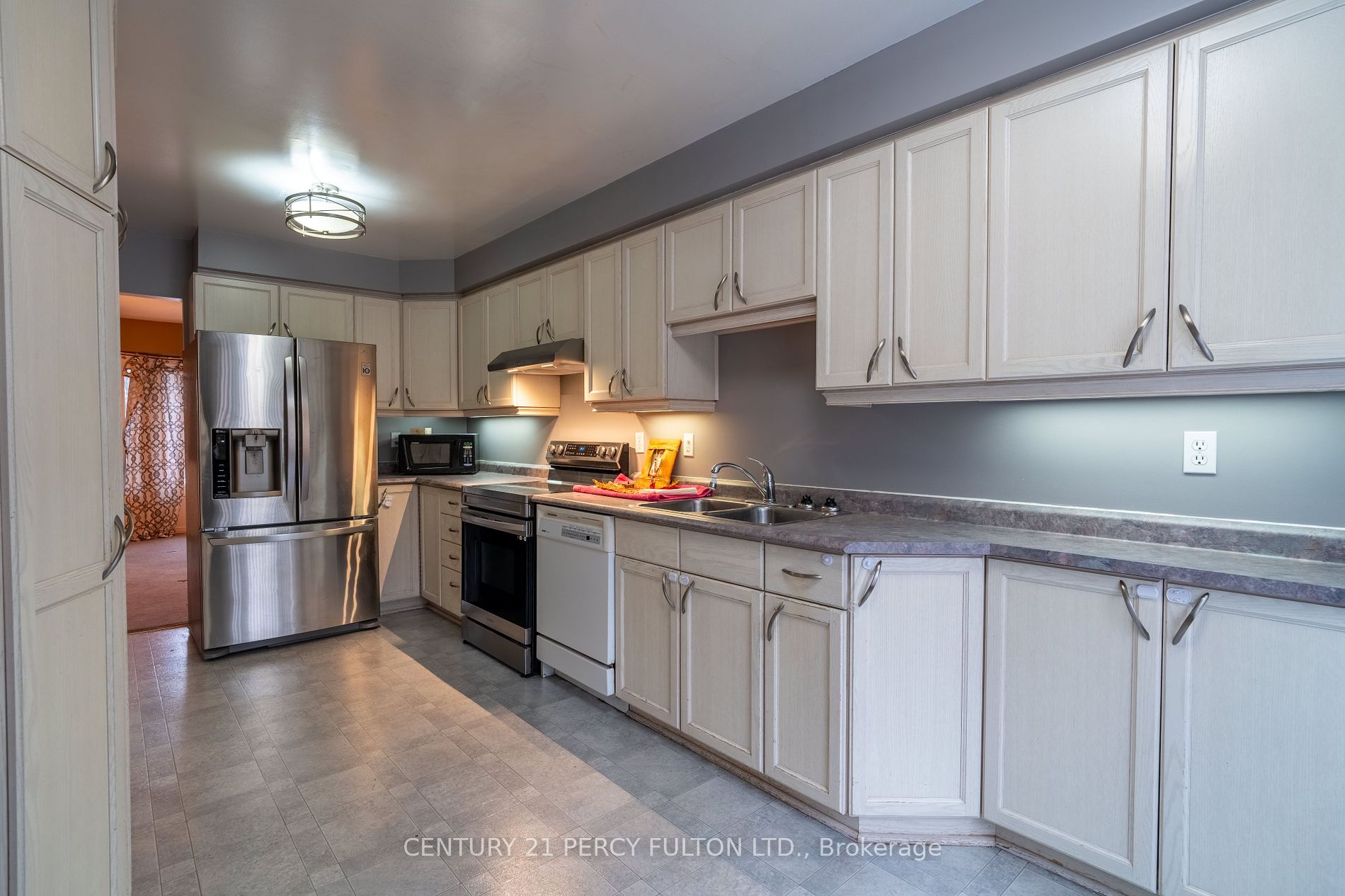 14 Barnes Dr