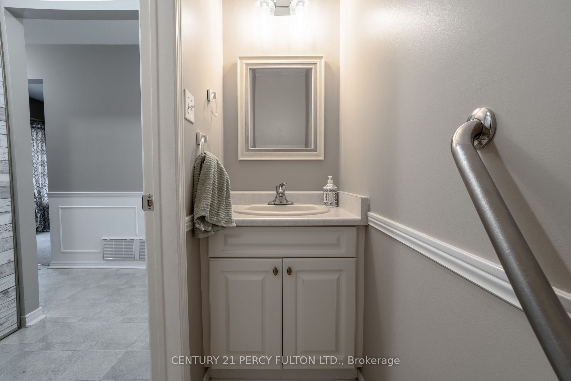 14 Barnes Dr