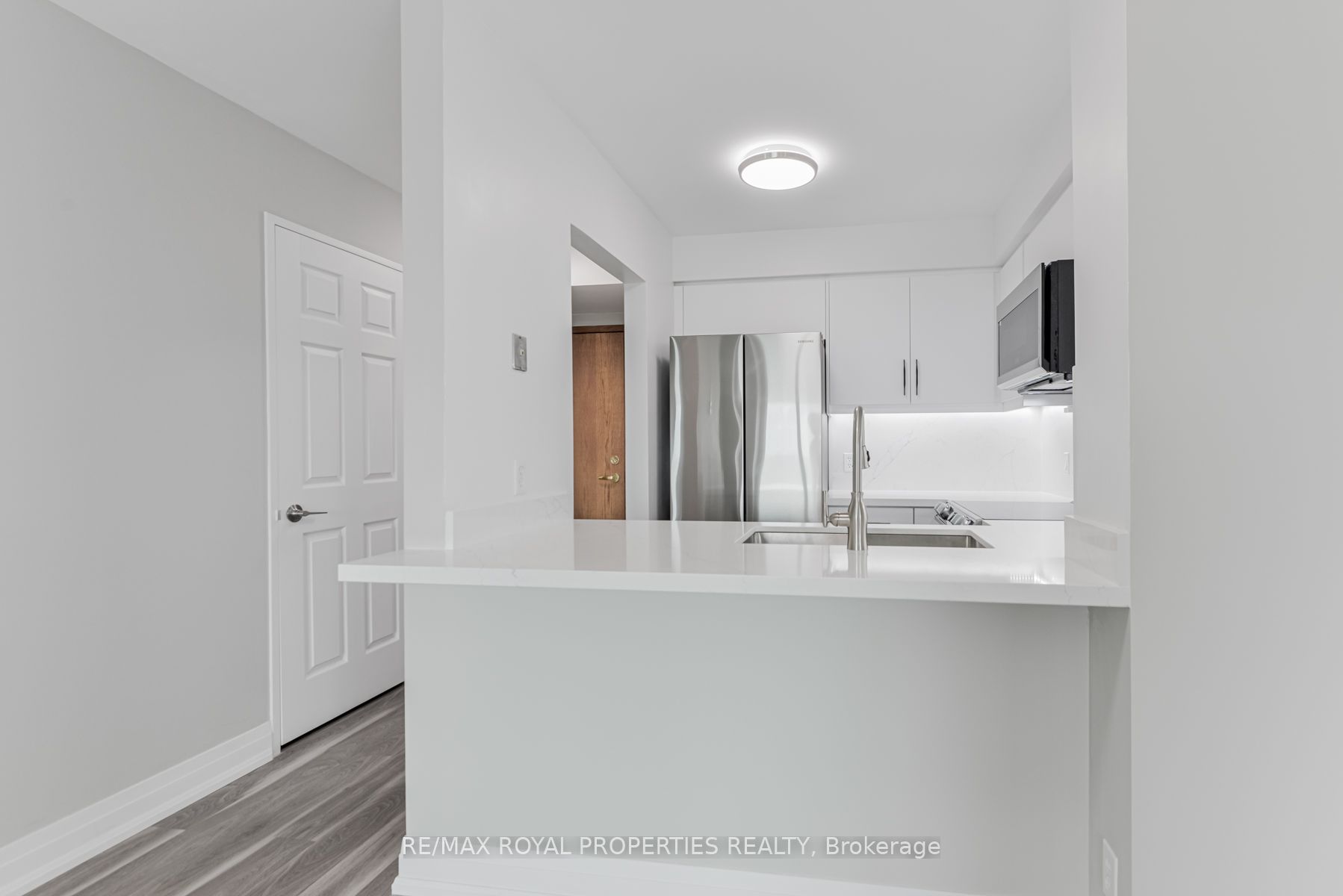 1 Lee Centre Dr, #2106