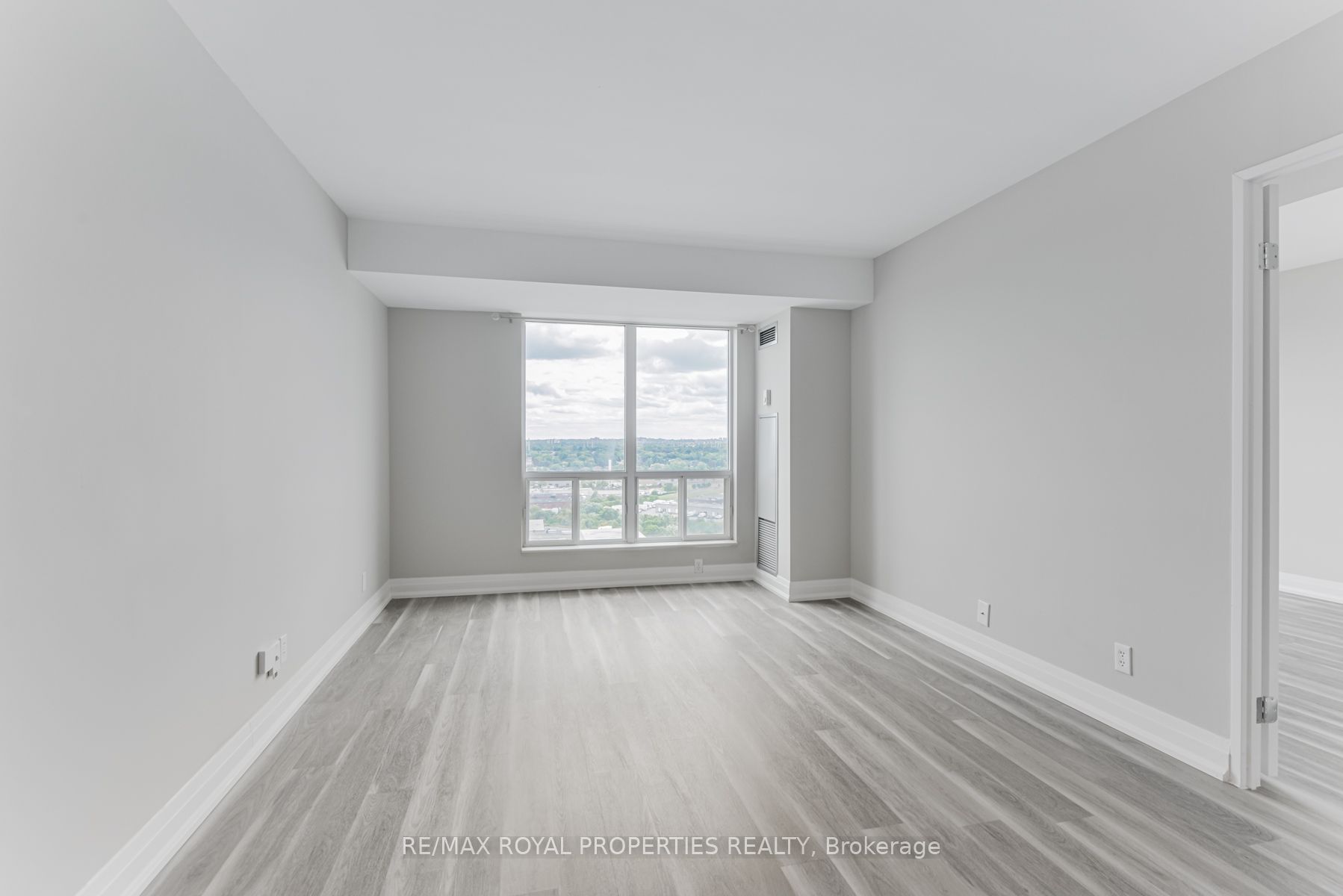 1 Lee Centre Dr, #2106
