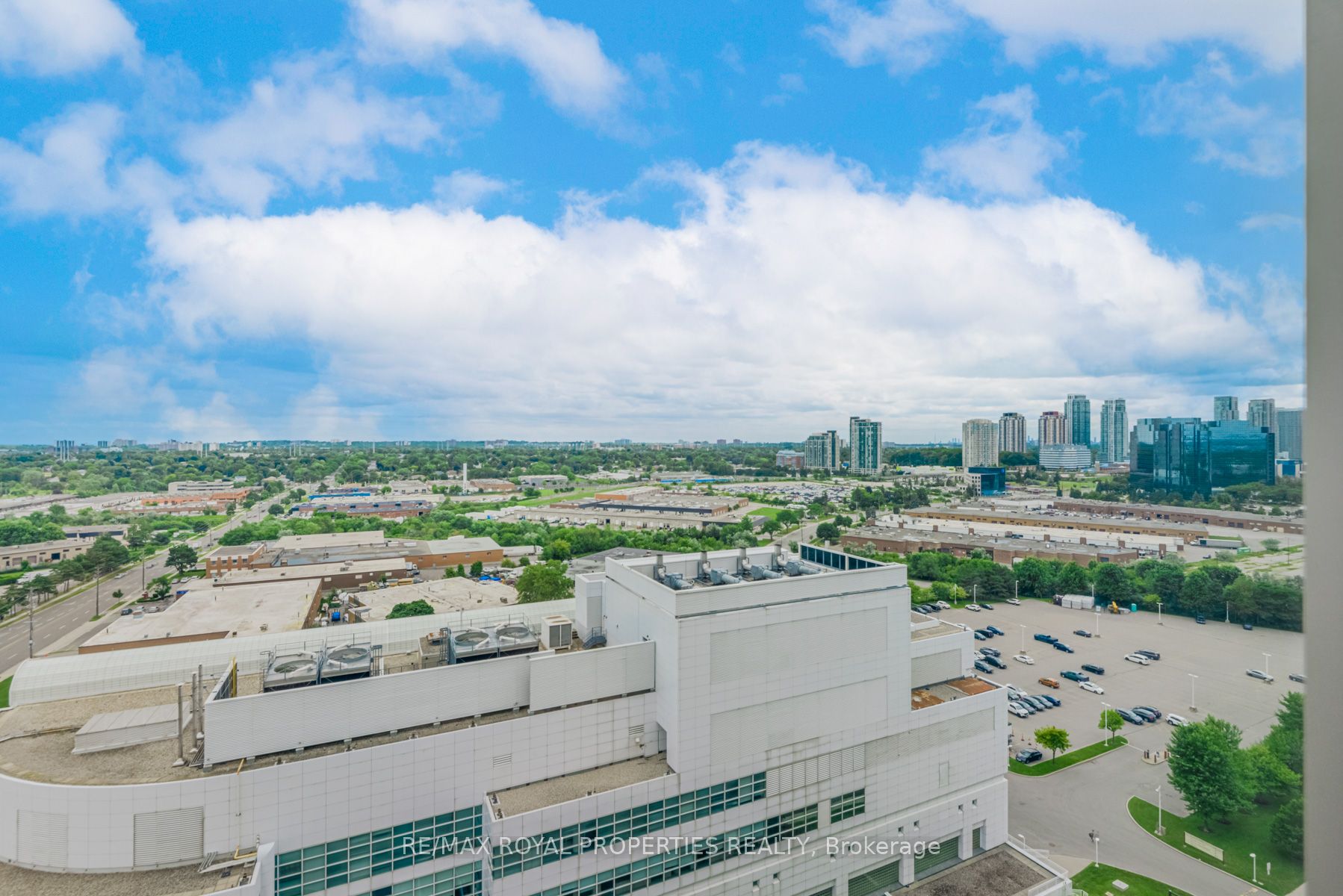 1 Lee Centre Dr, #2106