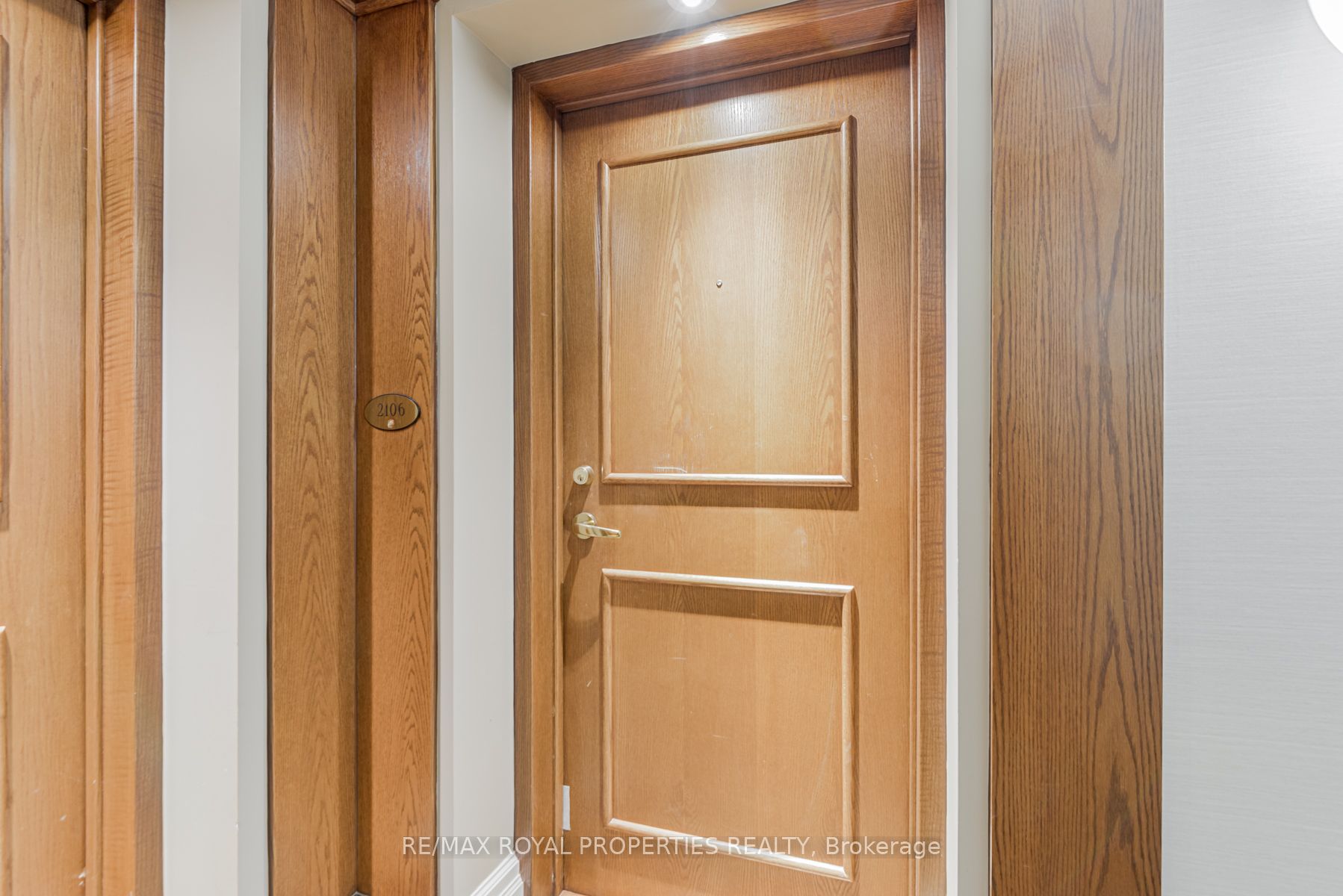 1 Lee Centre Dr, #2106
