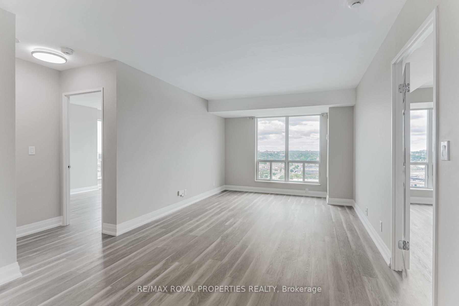 1 Lee Centre Dr, #2106