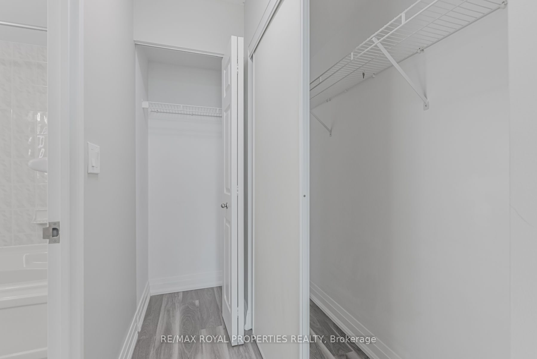 1 Lee Centre Dr, #2106