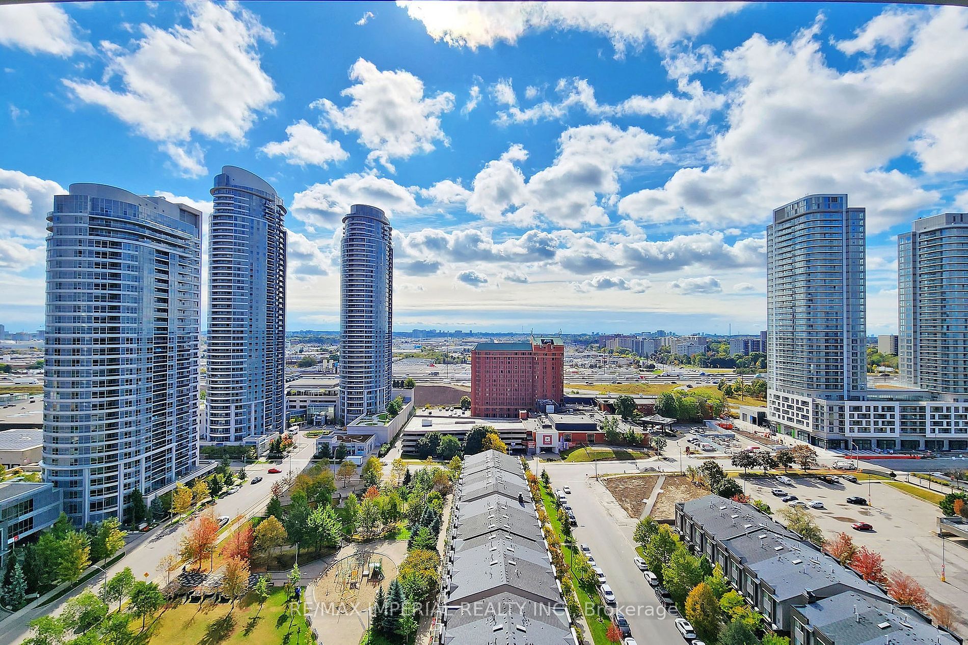 275 Village Green Sq, #2916