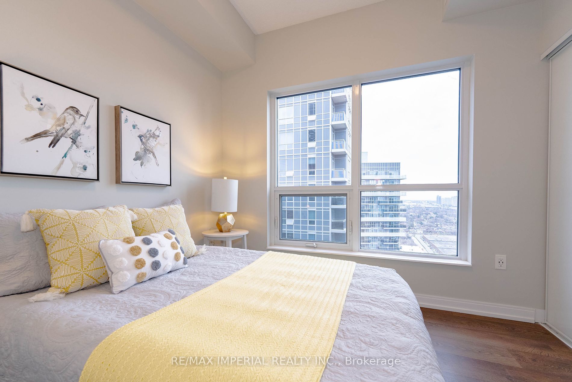 275 Village Green Sq, #2916