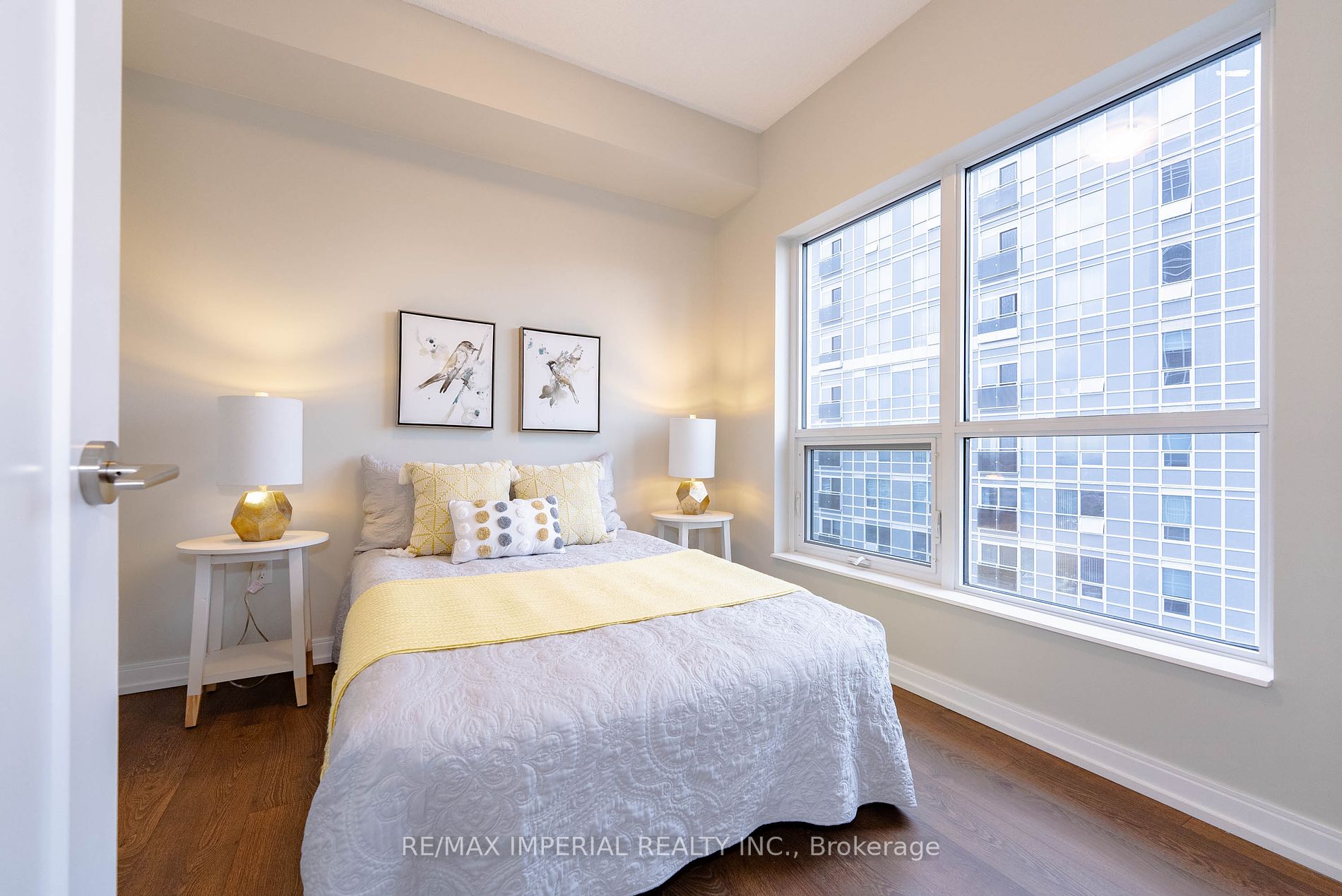 275 Village Green Sq, #2916