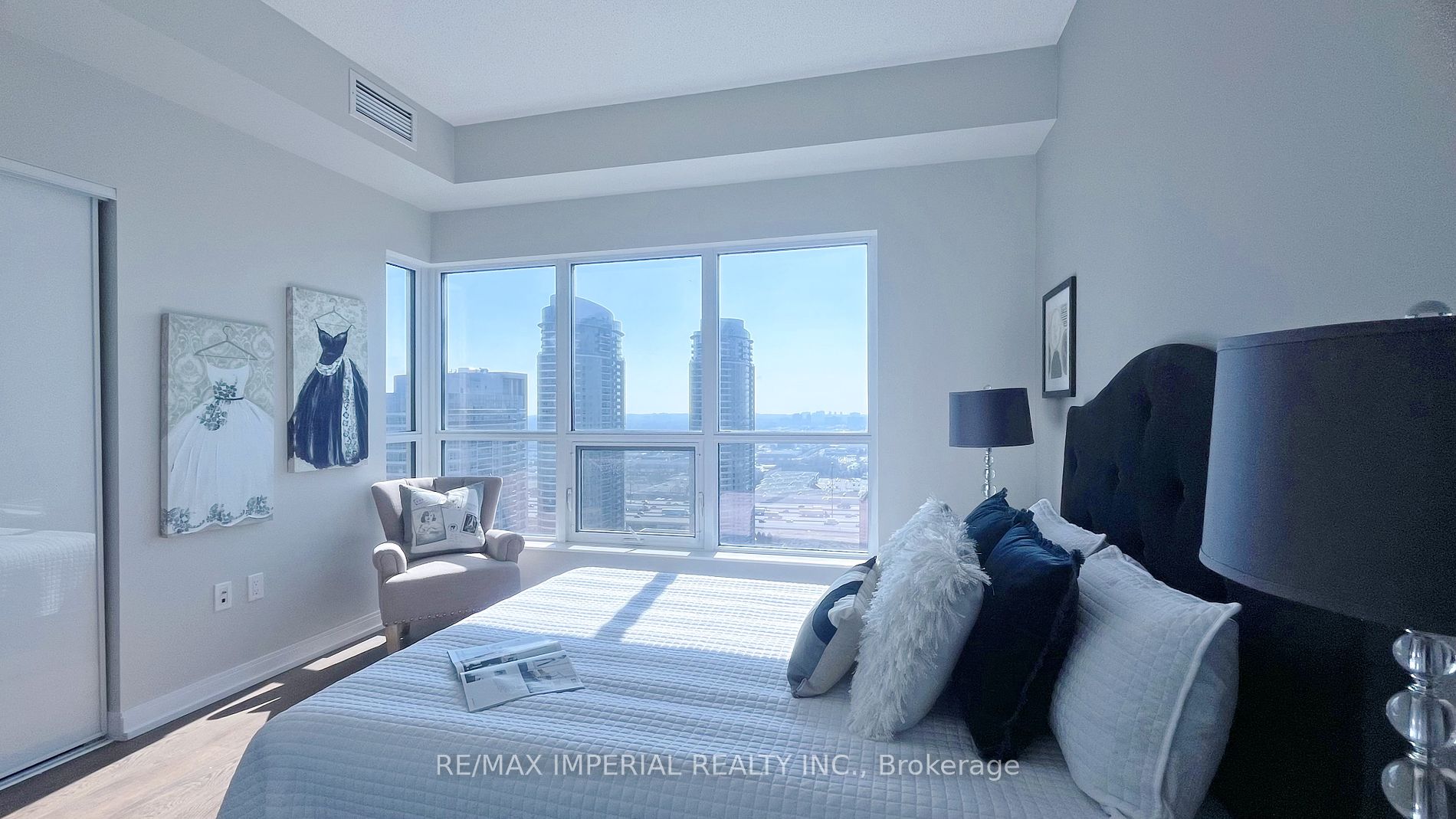 275 Village Green Sq, #2916