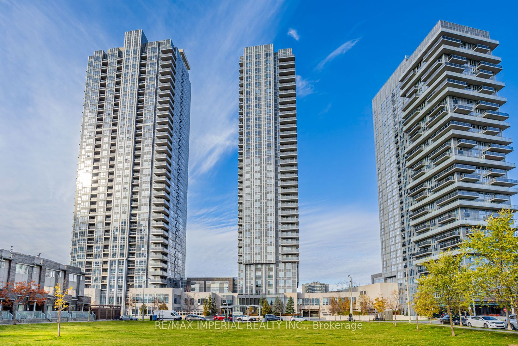 275 Village Green Sq, #2916