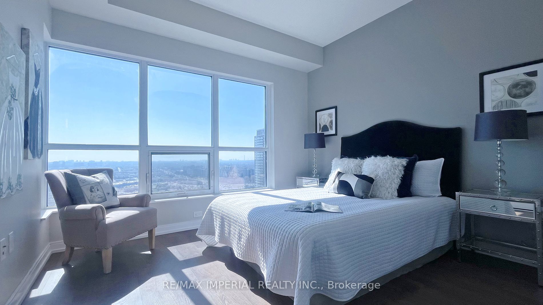 275 Village Green Sq, #2916