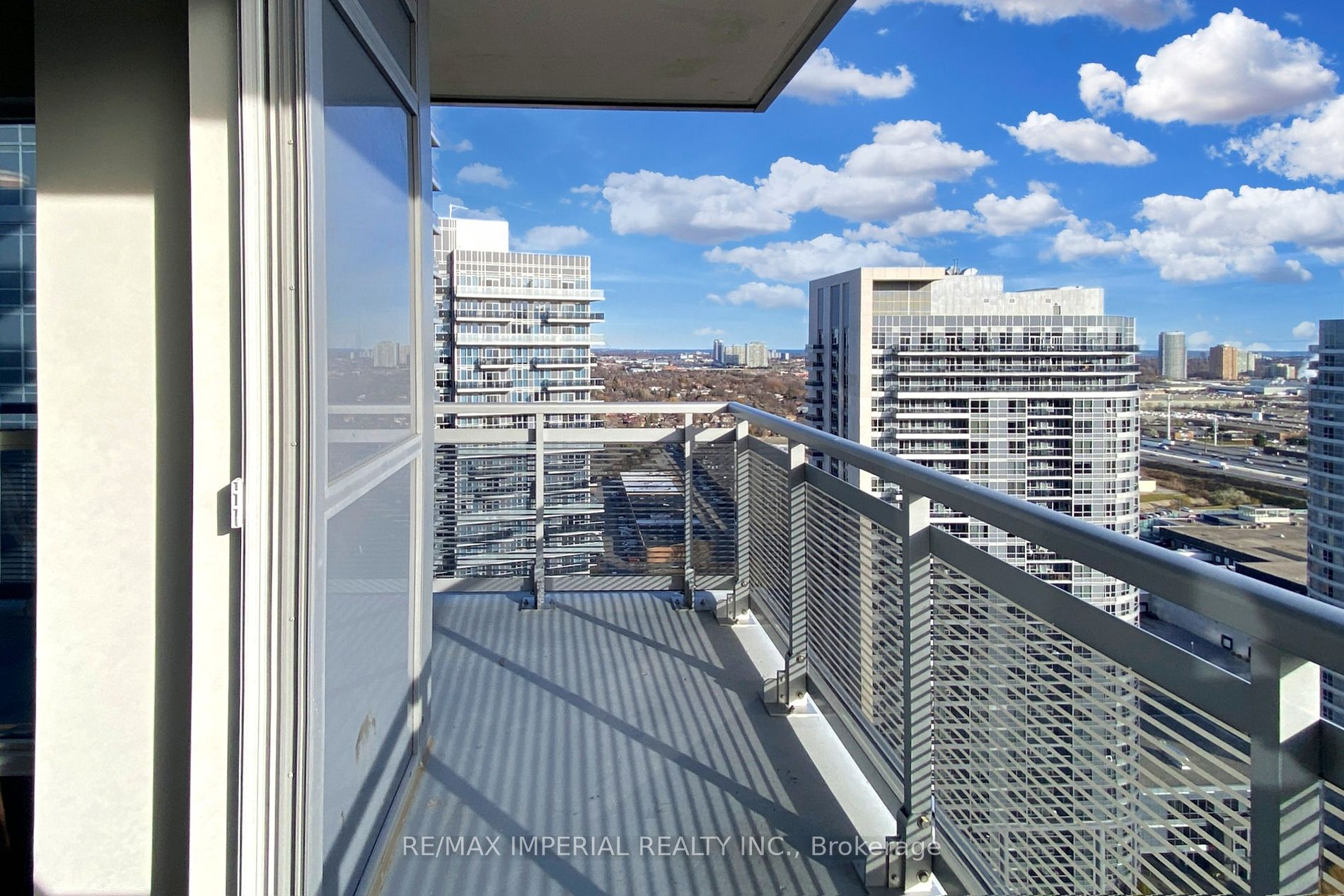 275 Village Green Sq, #2916