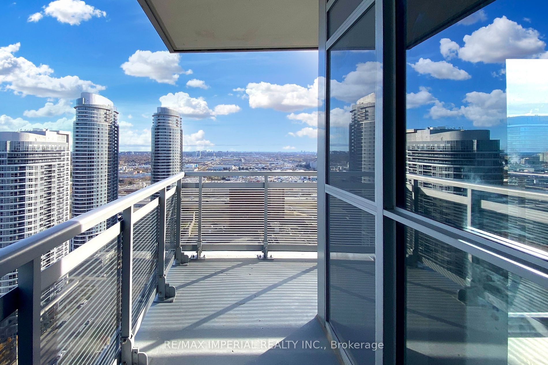 275 Village Green Sq, #2916