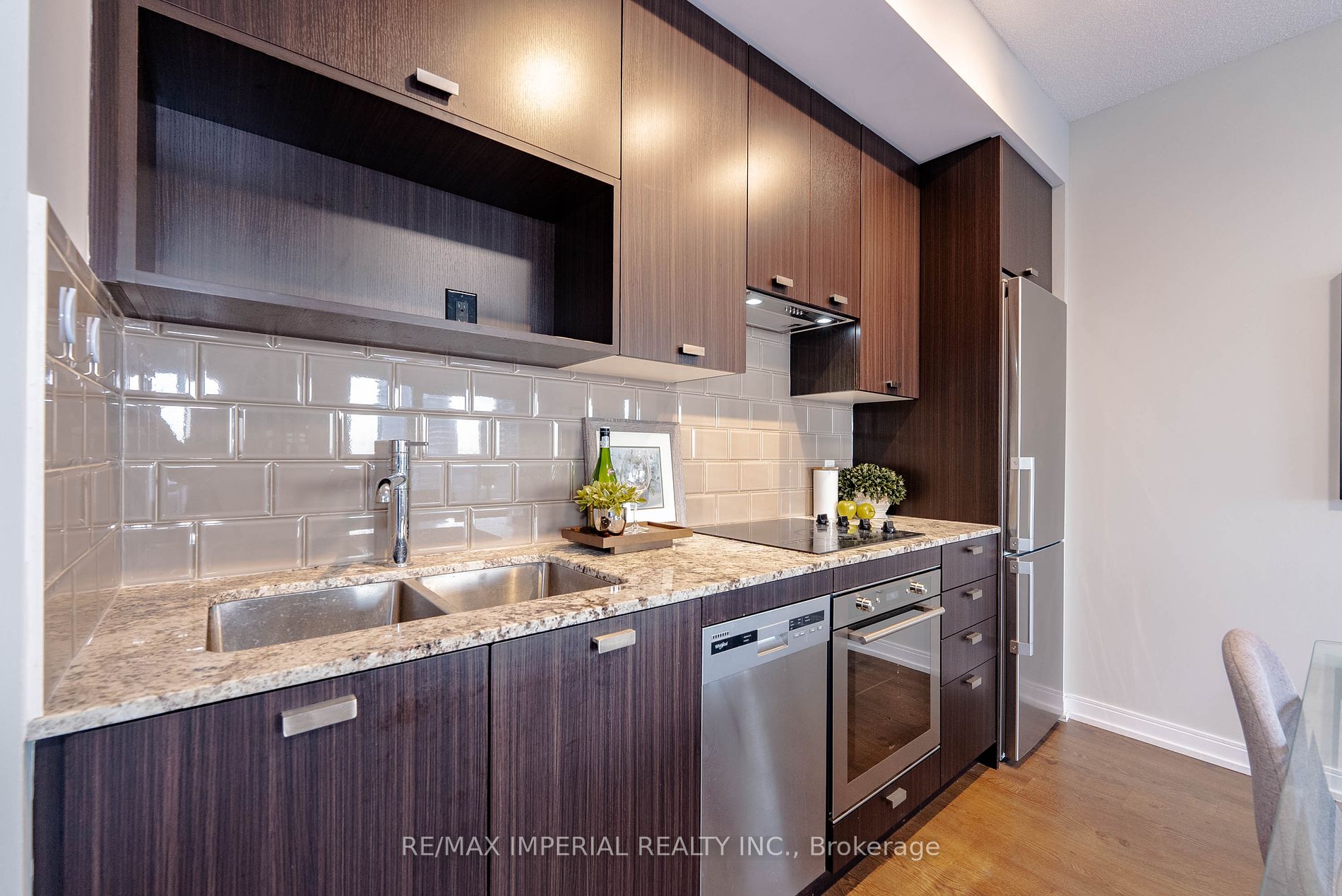 275 Village Green Sq, #2916