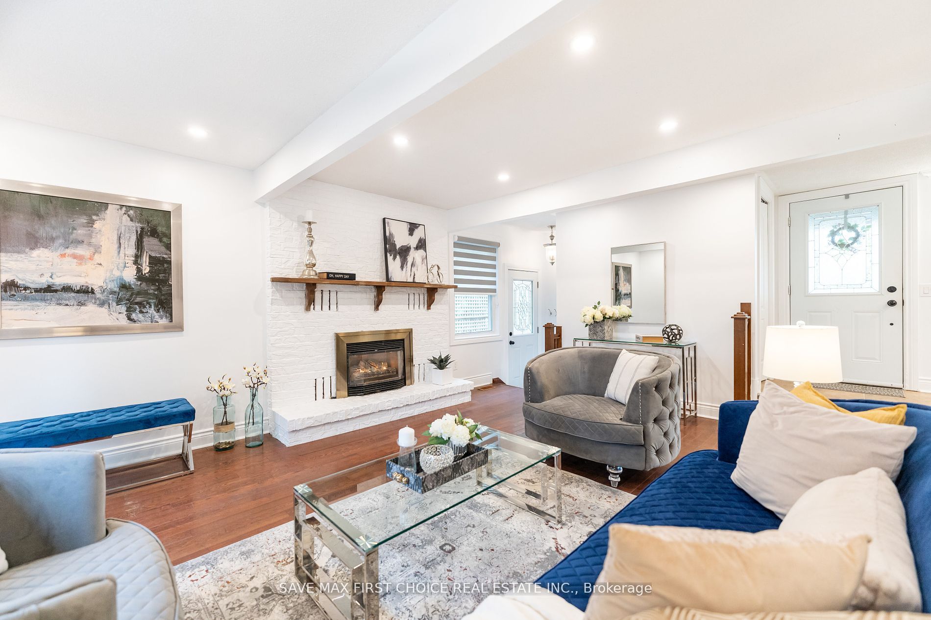 180 Columbus Rd W