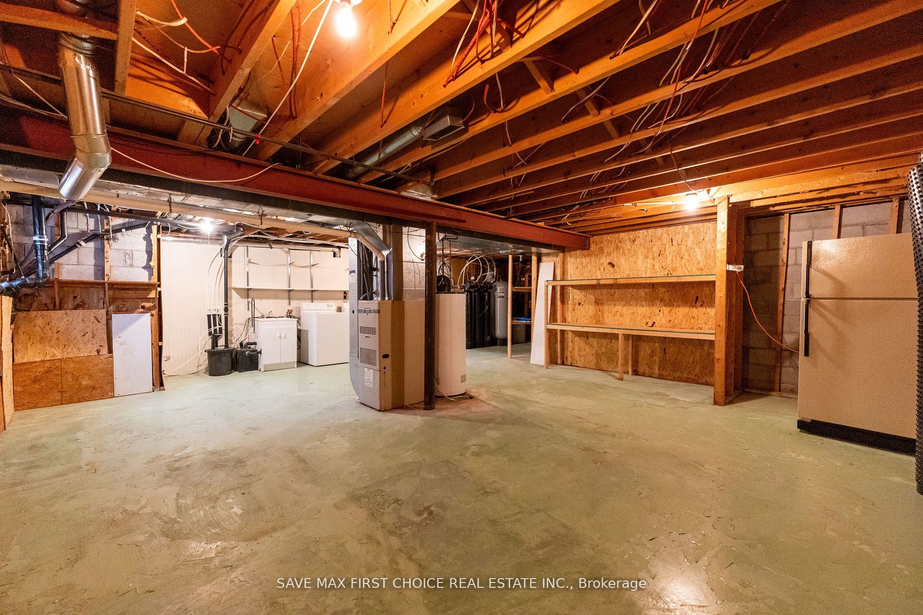 180 Columbus Rd W