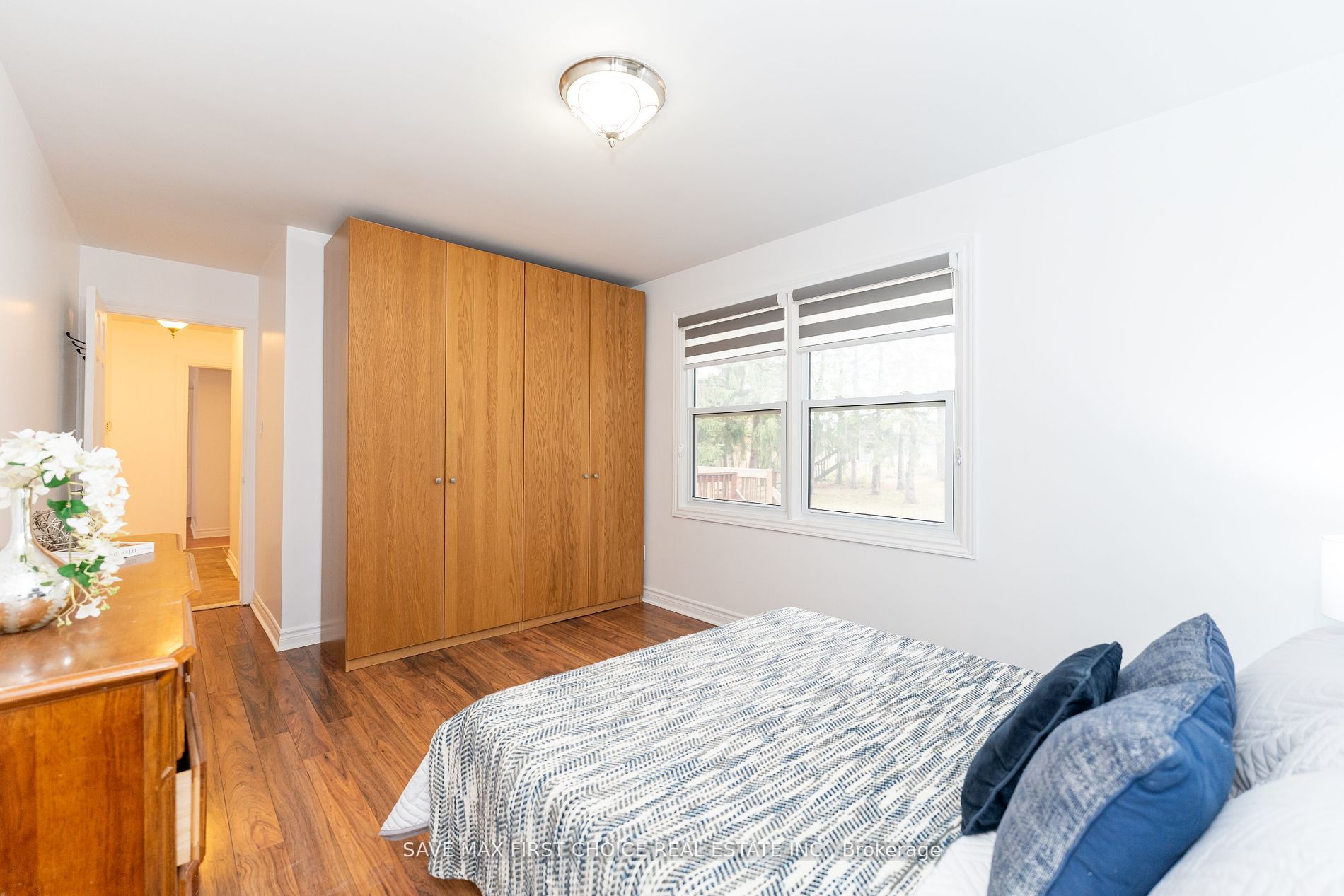 180 Columbus Rd W