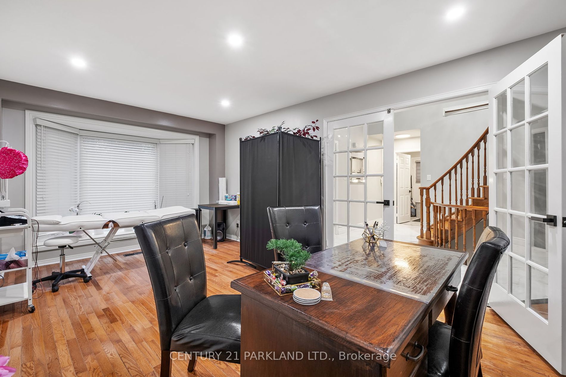 87 Bonacres Ave