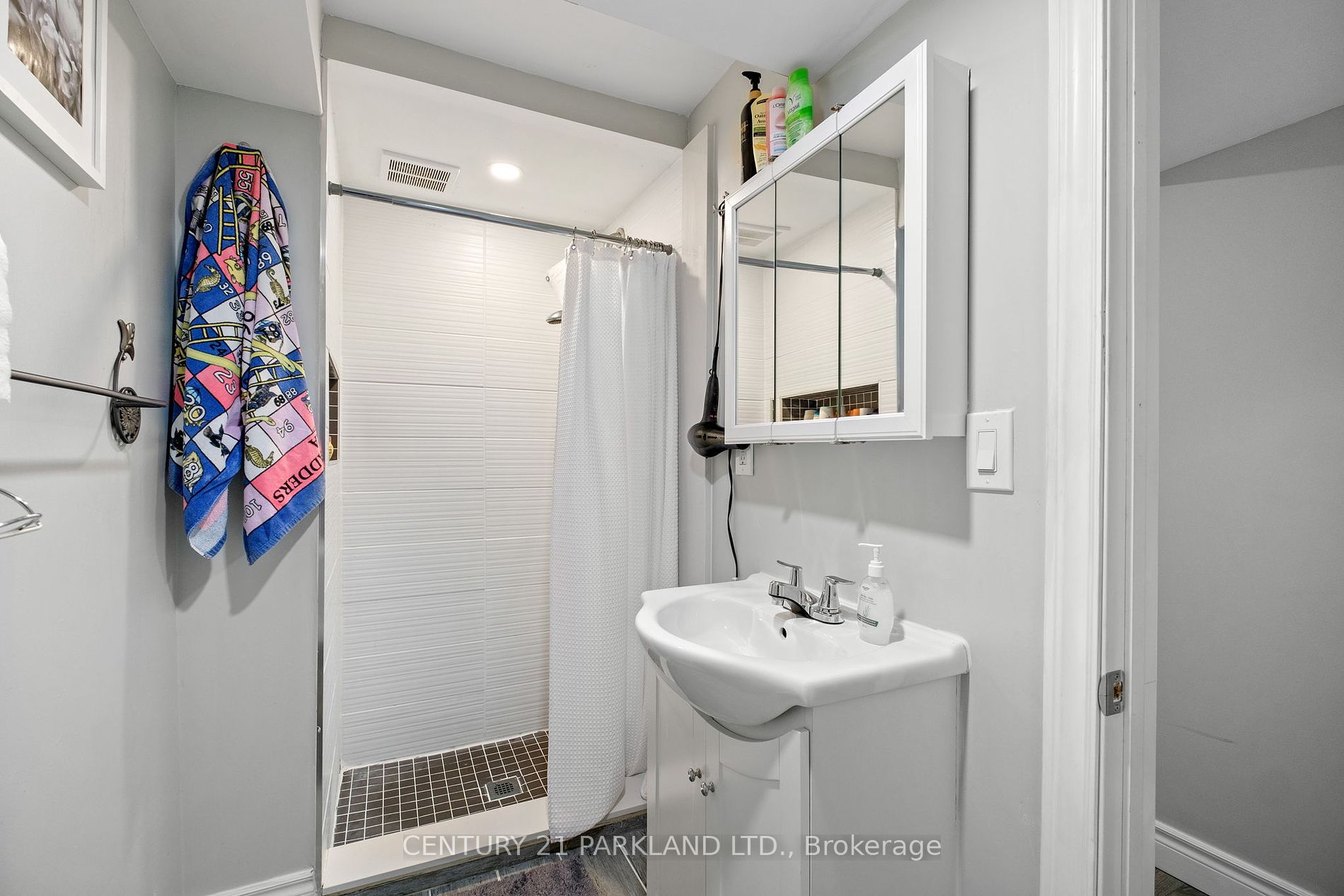 87 Bonacres Ave