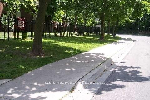 1 Massey Sq, #2714