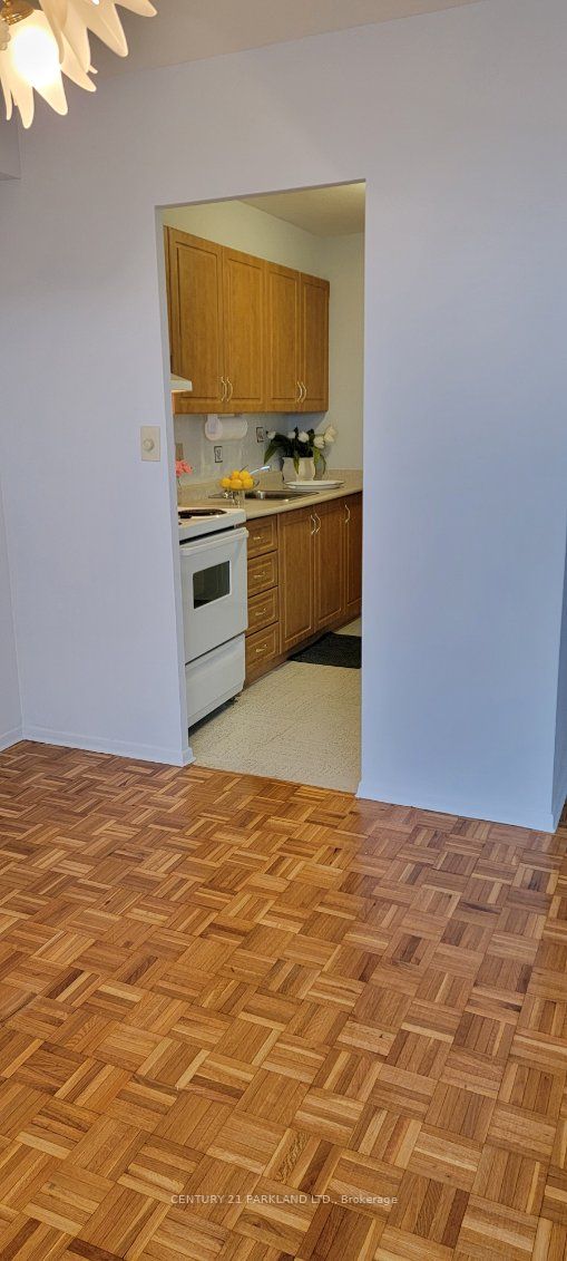 1 Massey Sq, #2714