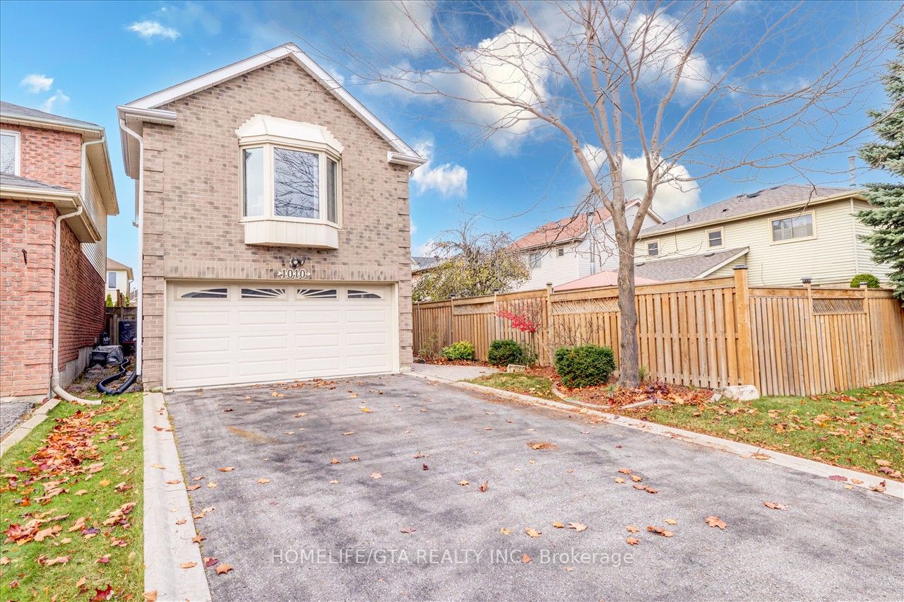1010 Rowntree Cres