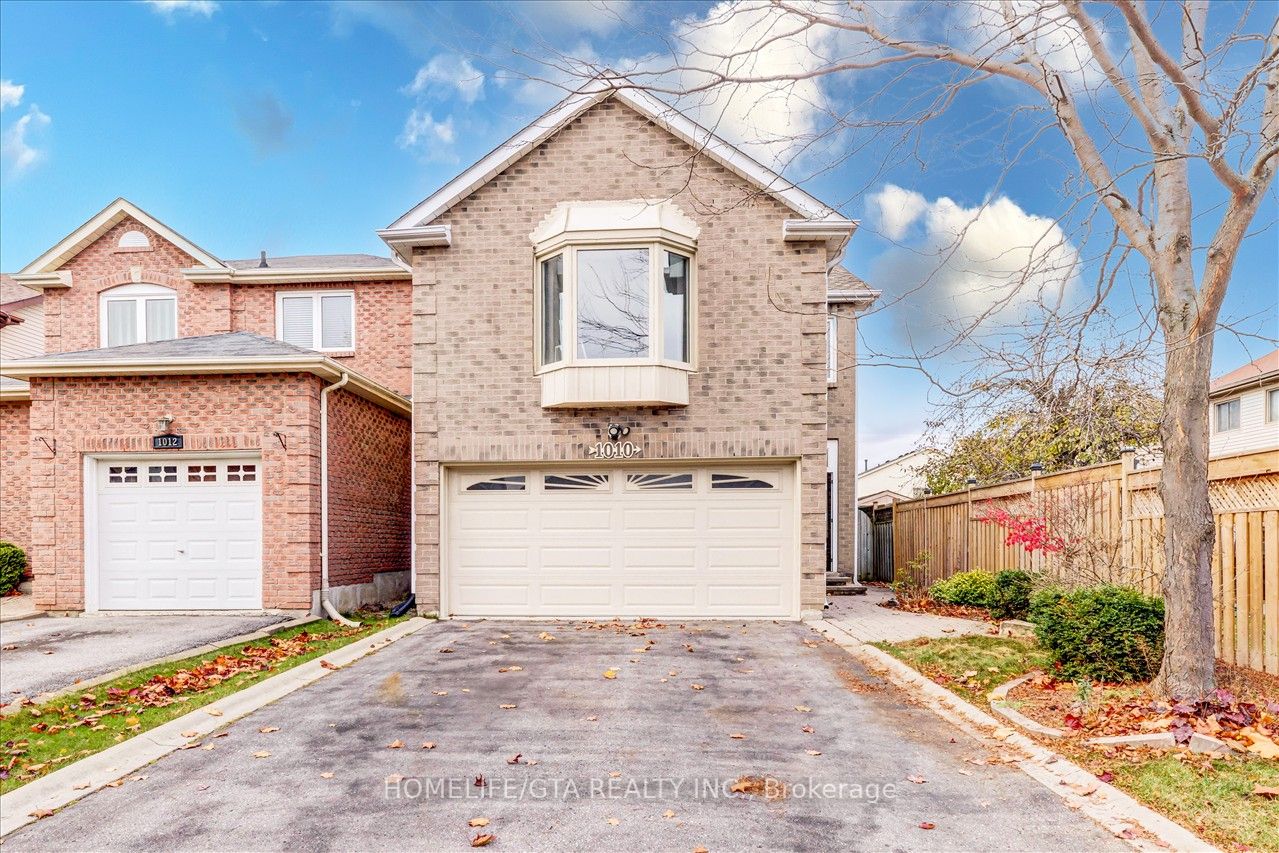 1010 Rowntree Cres