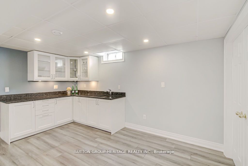 38 Howes St
