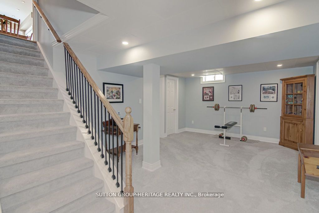 38 Howes St
