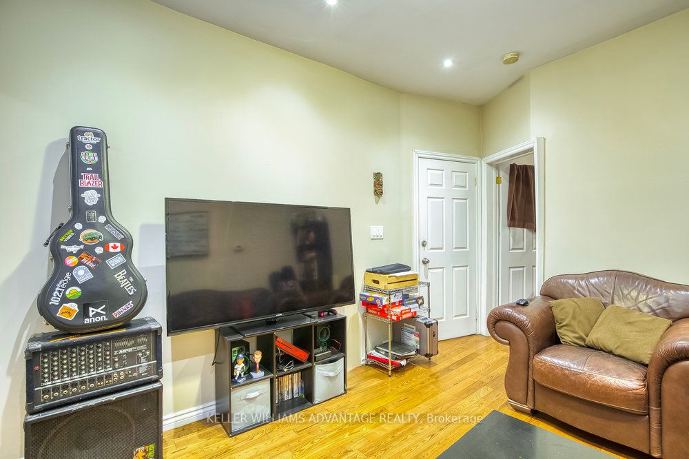 218 Broadview Avenue