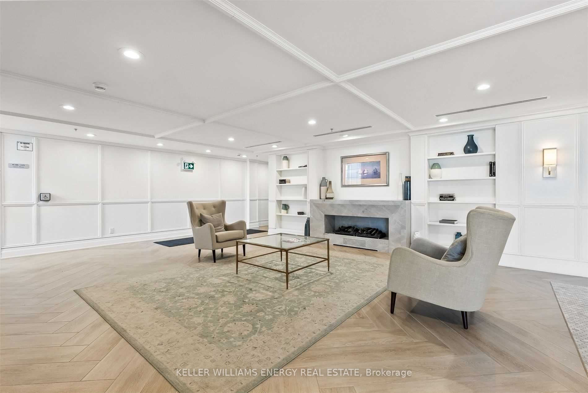 21 Brookhouse Dr, #101