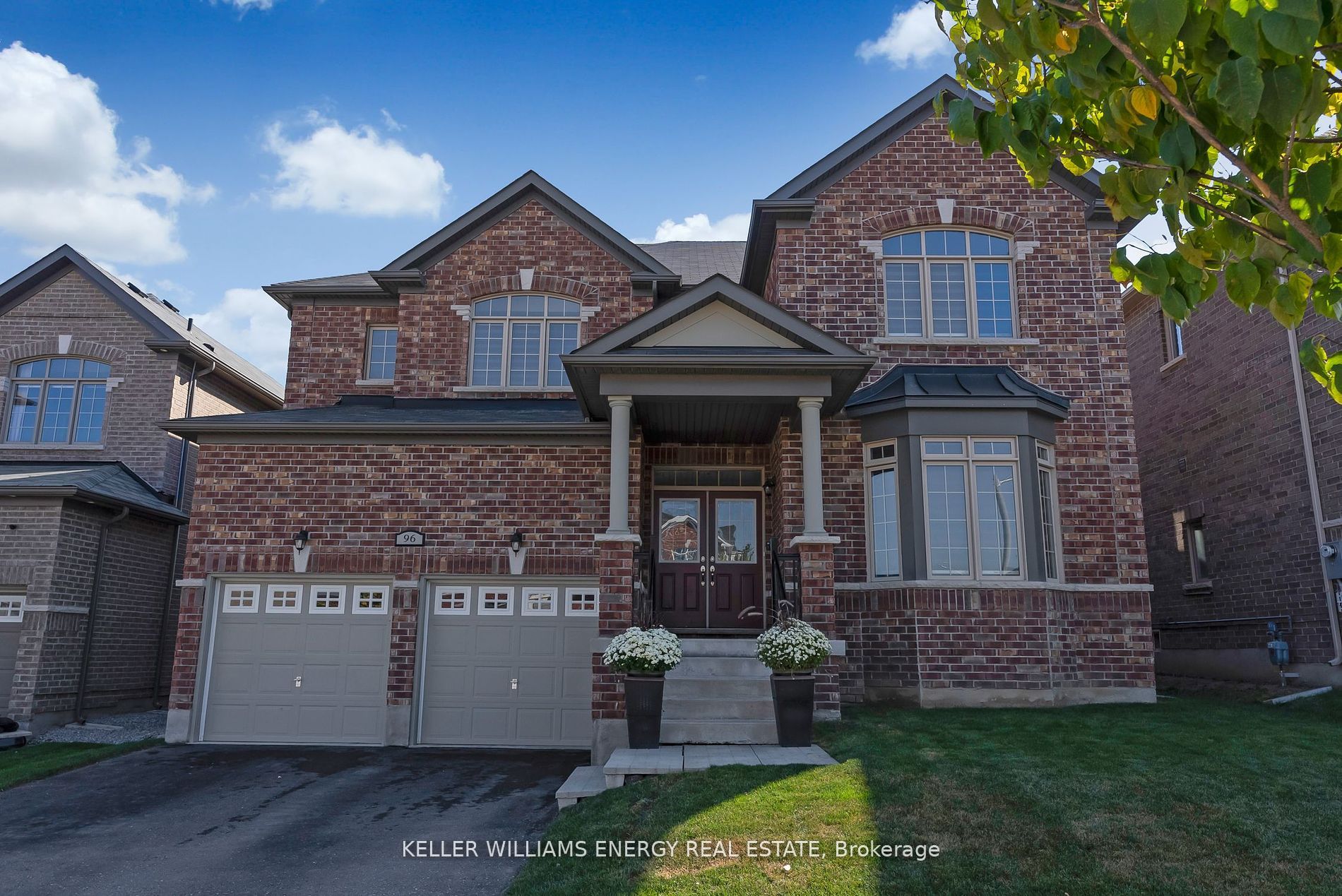 96 Whitehand Dr