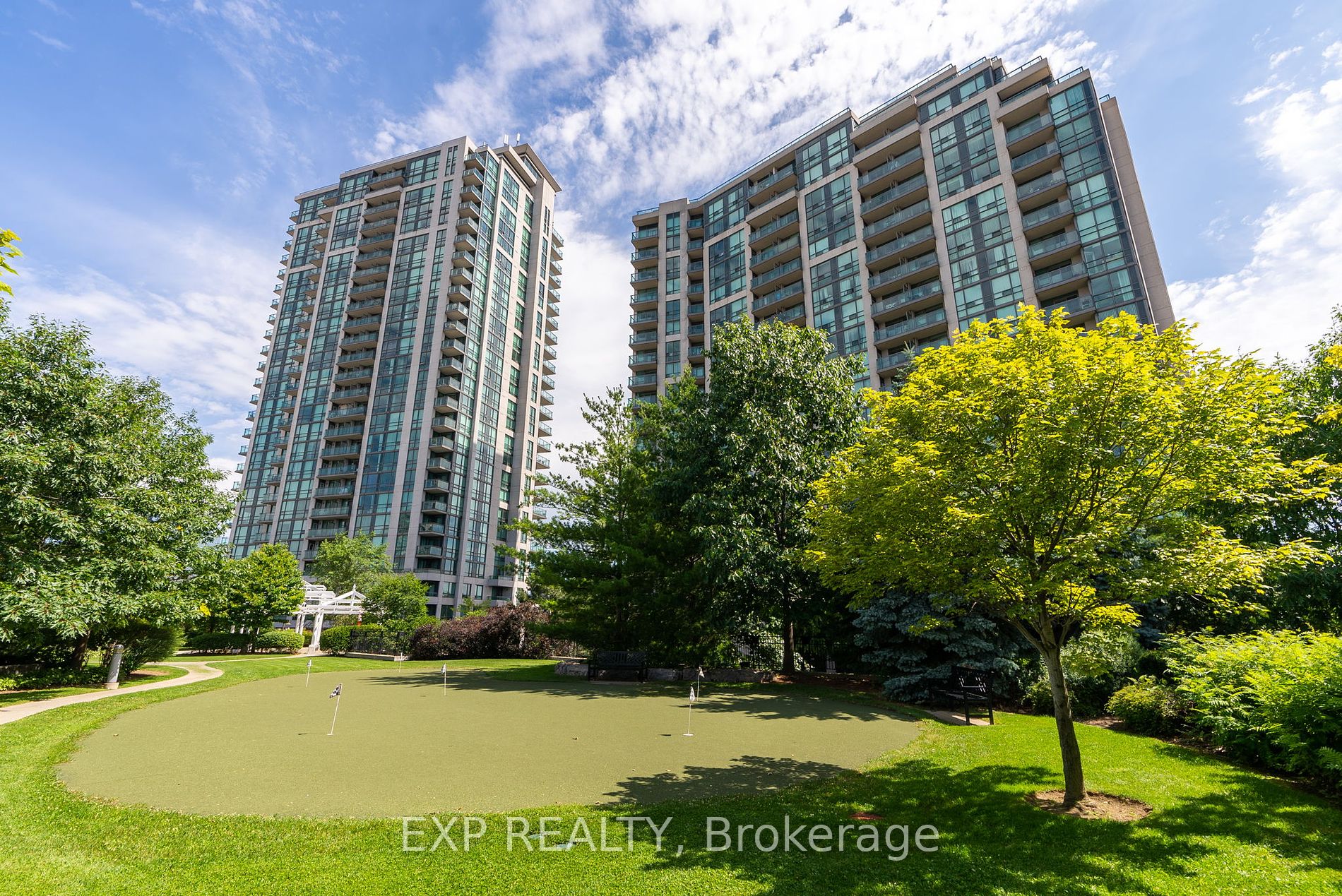 68 Grangeway Ave, #202