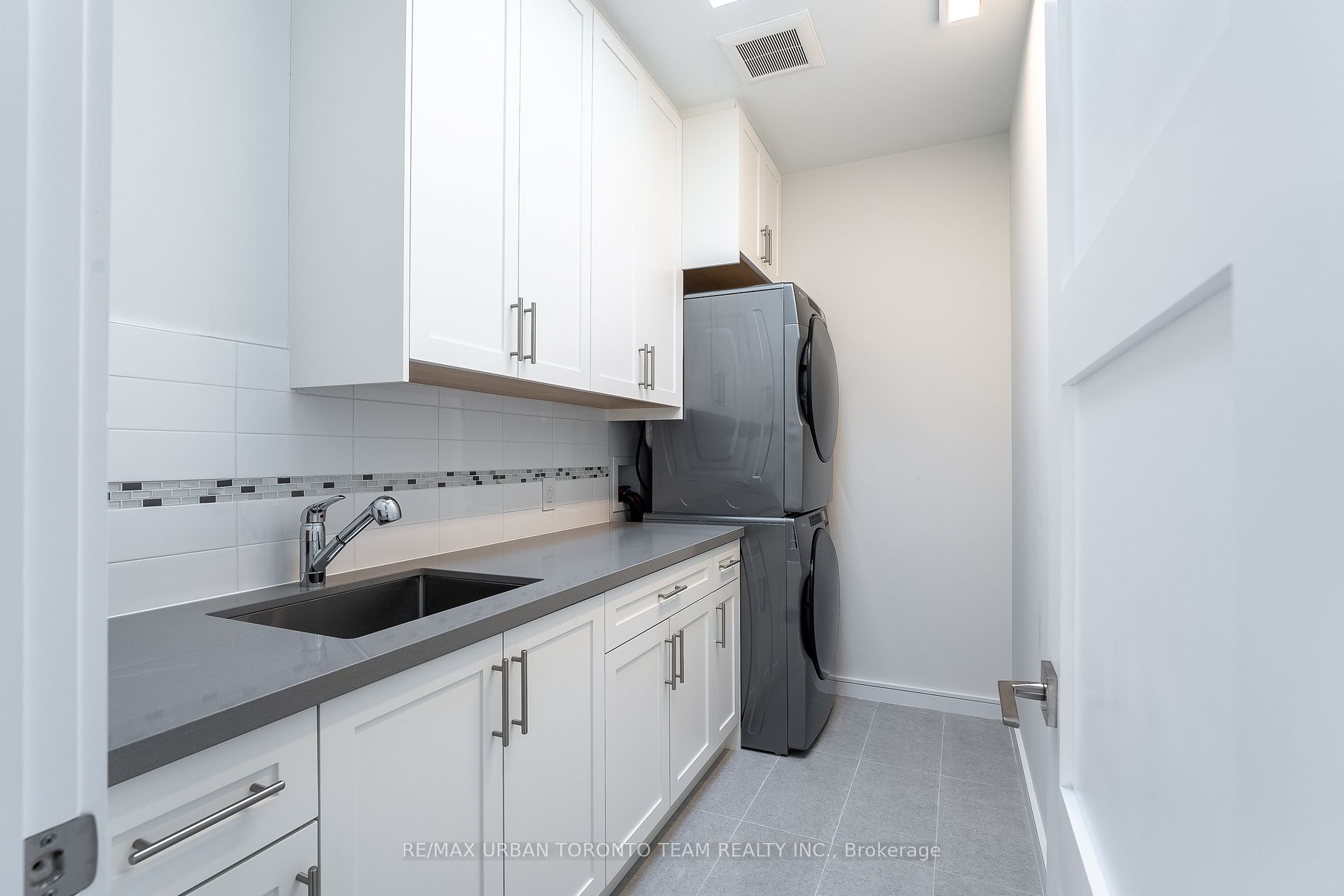 141 Kalmar Ave