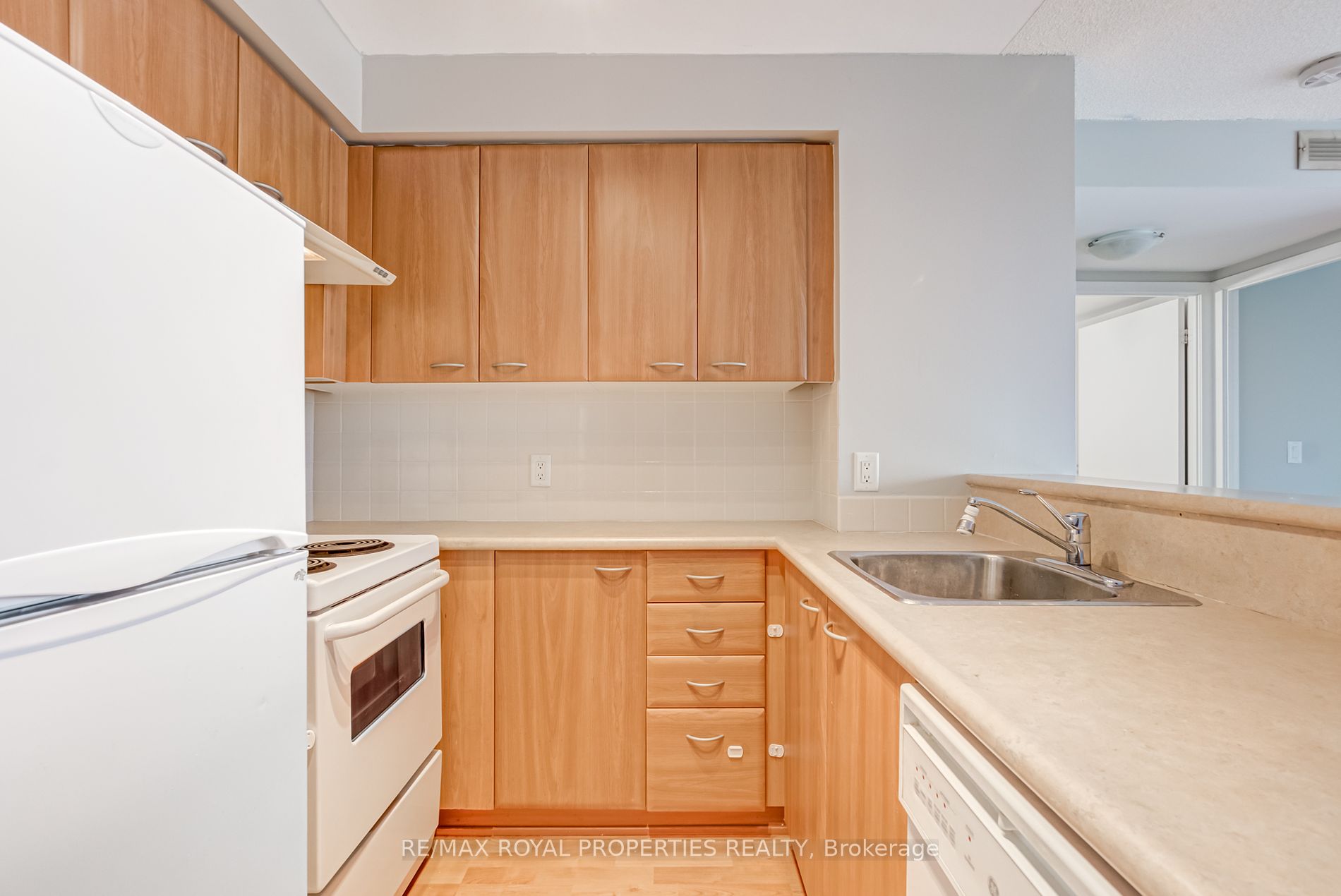 36 Lee Centre Drive, #1502